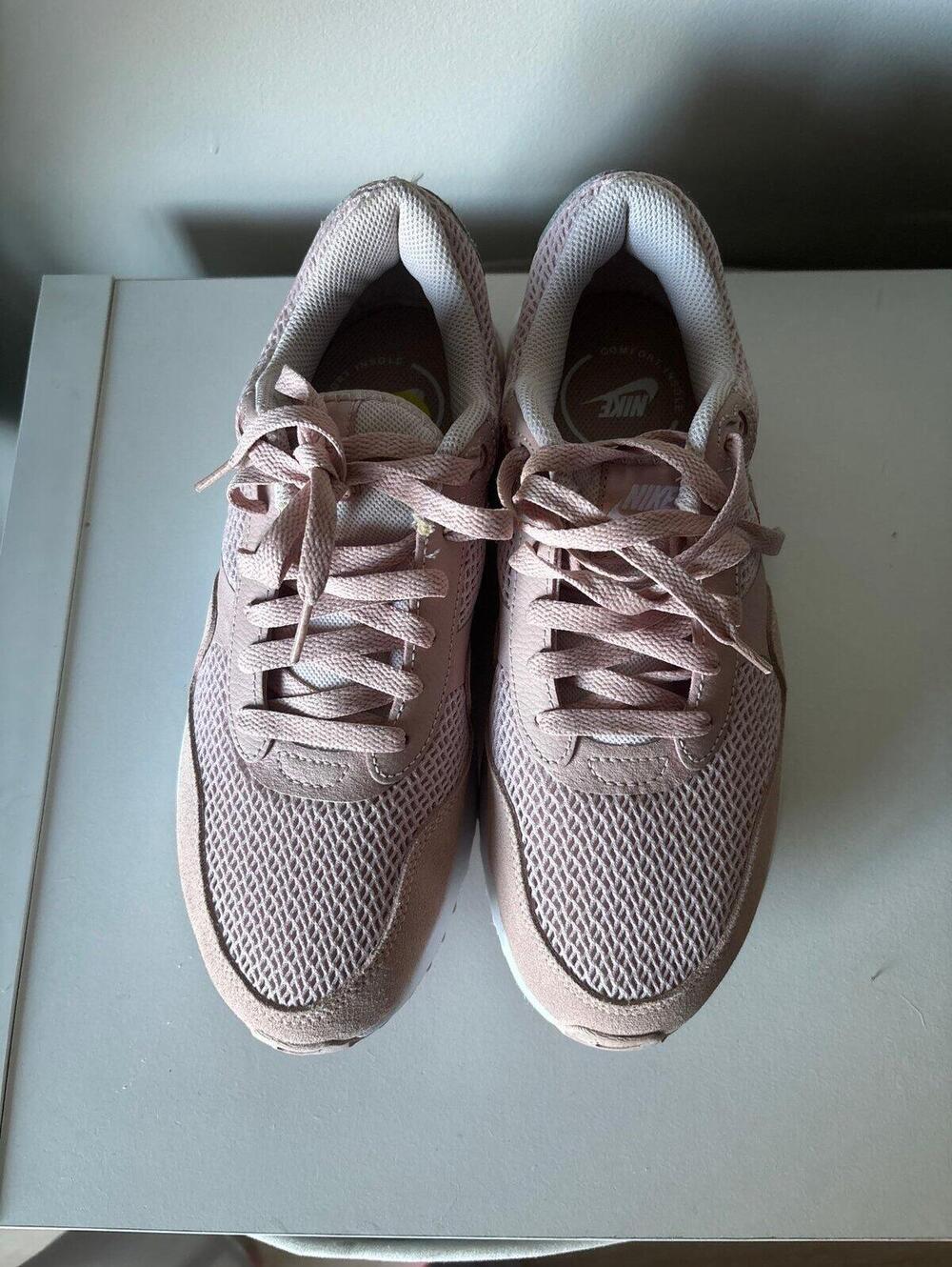 PINK NIKE SNEAKERS SIZE 9 - Picture 3 of 4